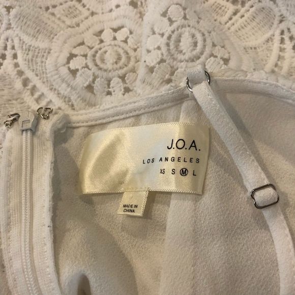 J.O.A White Sleeveless Square Neck Lace Midi Dress size Medium - Picture 13 of 15